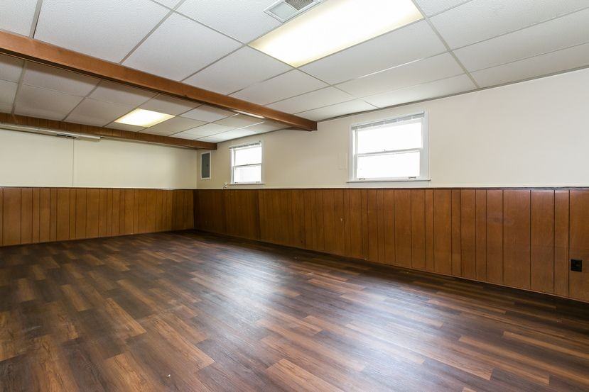 300 N Park Dr - Photo 2 of 15