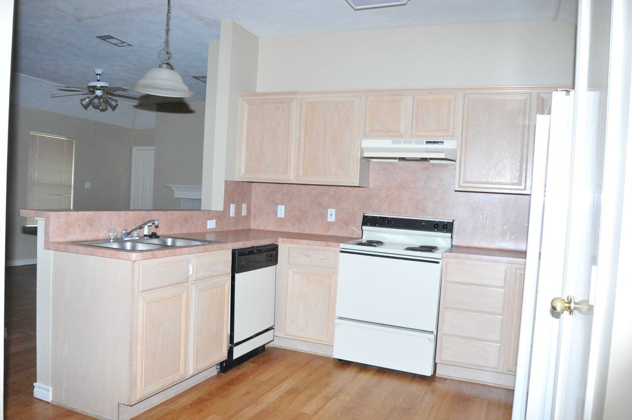 2417 Carnation Ct - Photo 3 of 9