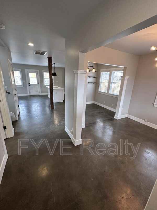 548 Veritas St - Photo 2 of 21