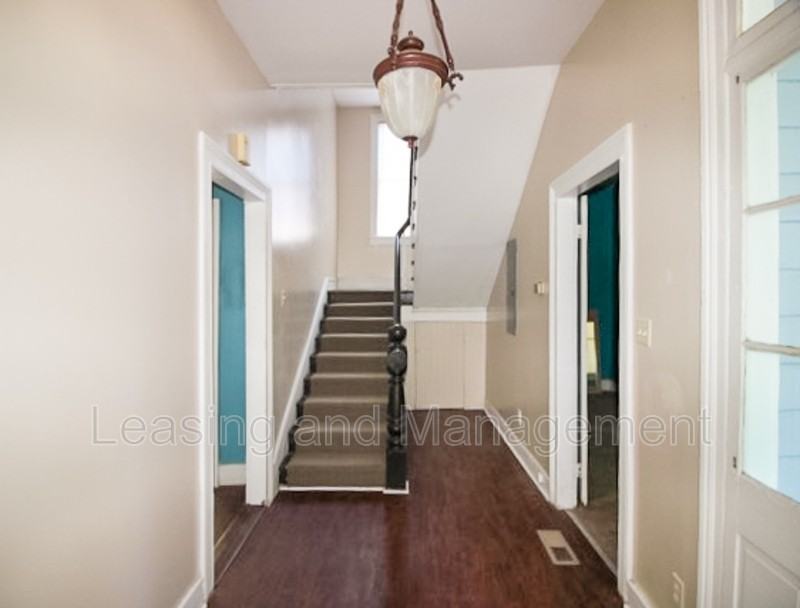 294 Sumter St - Photo 4 of 20