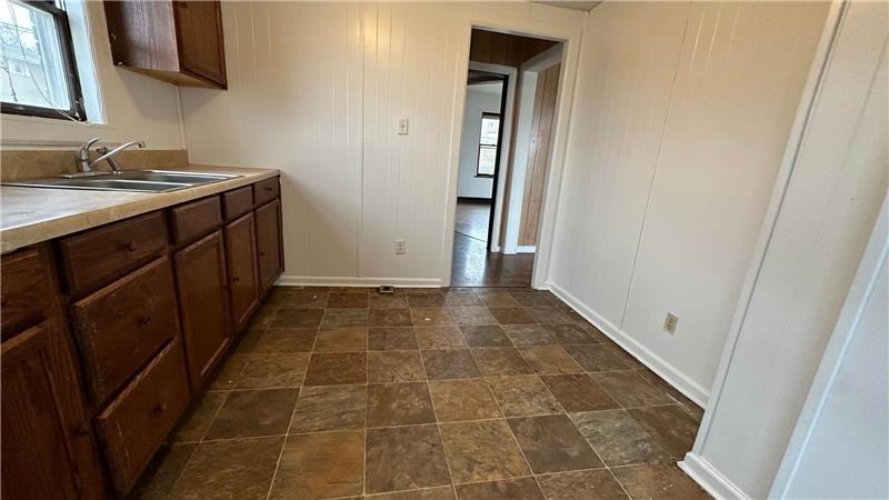 216 Warren Ave - Photo 2 of 14