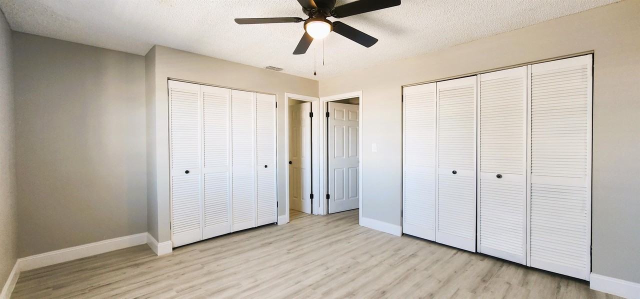 921 E Parker St #8 - Photo 4 of 7