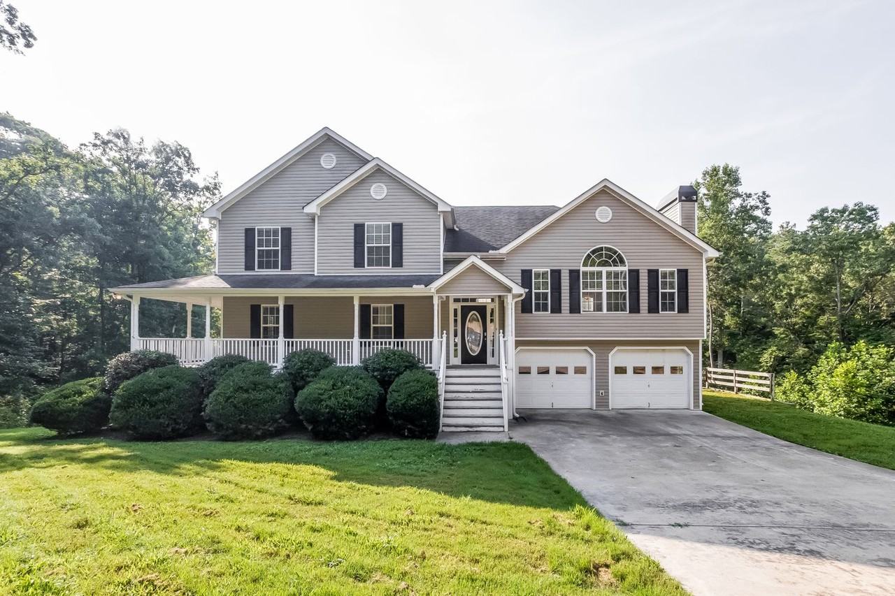 425 Campbell Trl Se - Photo 2 of 18