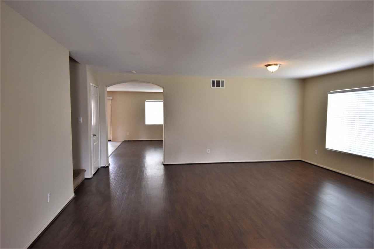 32170 Bandelier Rd - Photo 3 of 17