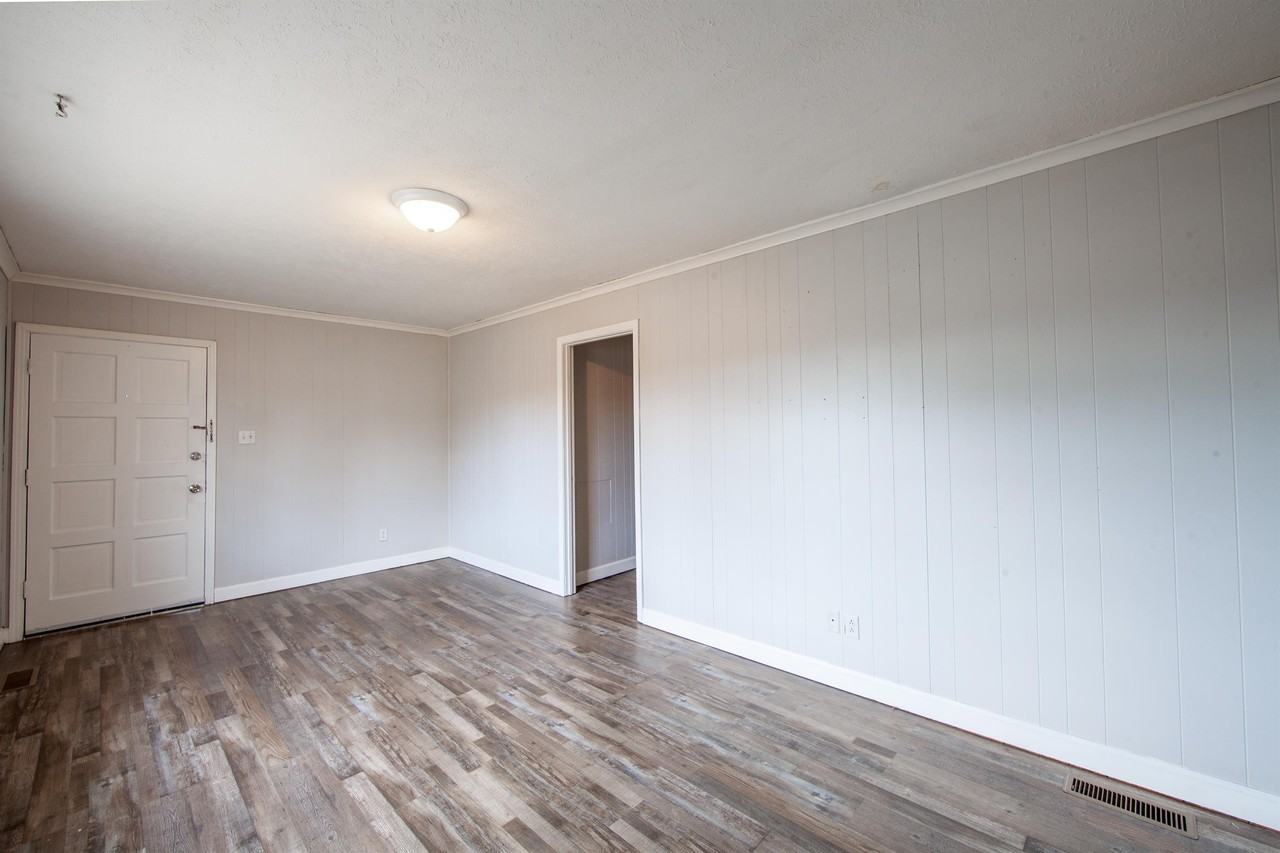 69 Carolane Dr #R - Photo 4 of 6