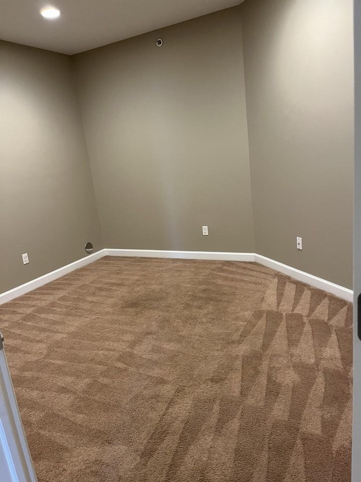 7405 Lions Gate Parkway #7405 - Photo 4 of 11