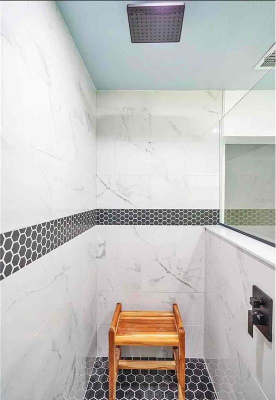 610 5th St - Photo 3 of 6