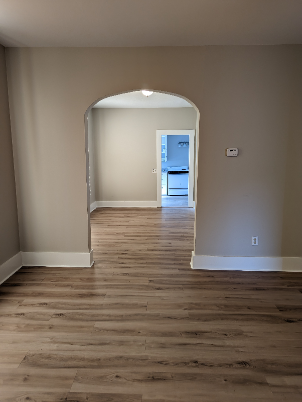 1337 N Saint Francis Ave - Photo 3 of 13