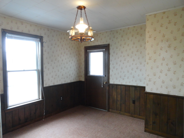 620 Somerville St - Photo 3 of 8