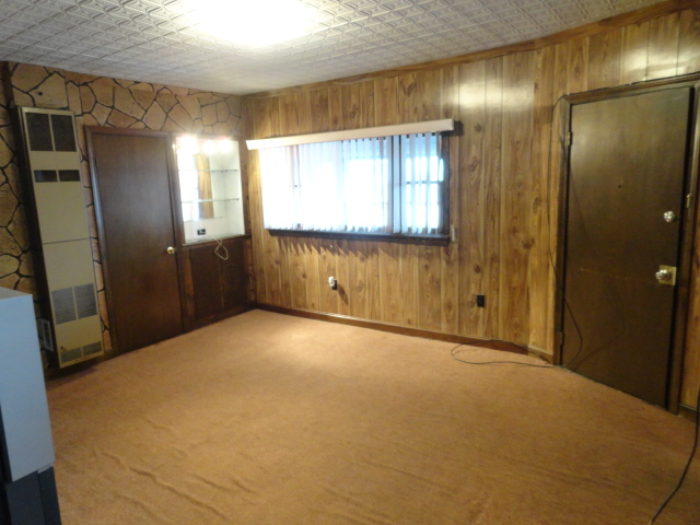 620 Somerville St - Photo 7 of 8