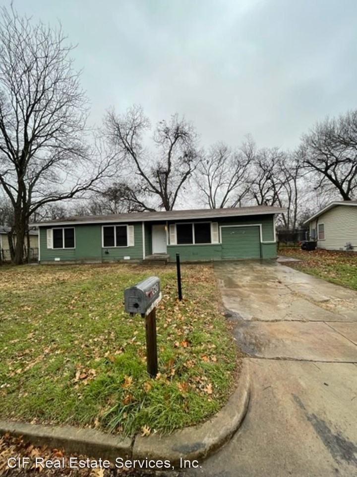 2601 S 26th St - Photo 2 of 12