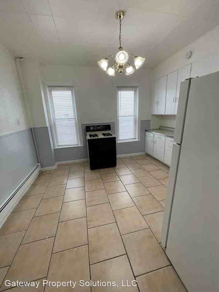 10 ELIZABETH ST. AMSTERDAM, NY 12010 DJ & KA ENTERPRISES LLC - Photo 3 of 6