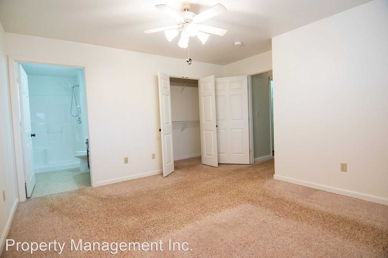 110 E 8th St - Photo 3 of 30