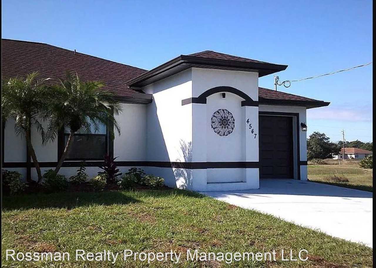 4545/4547 Leonard Blvd S Apartments in Westminister, Lehigh Acres, FL