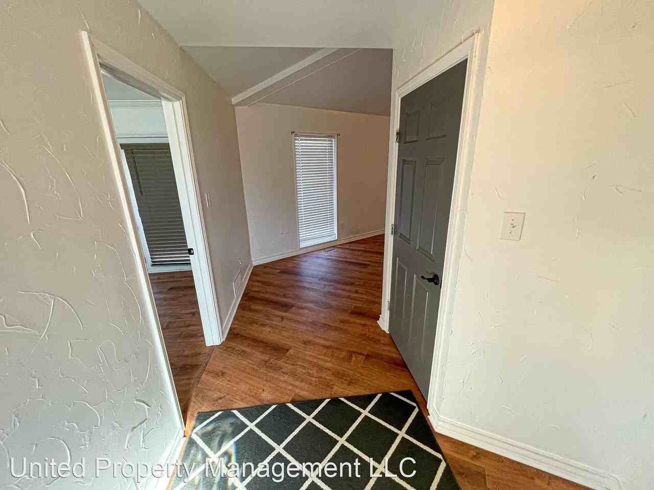 7706 N Plainfield Dr - Photo 3 of 17