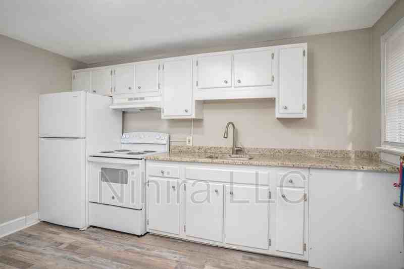 814 Sunset Ave #1 - Photo 2 of 18