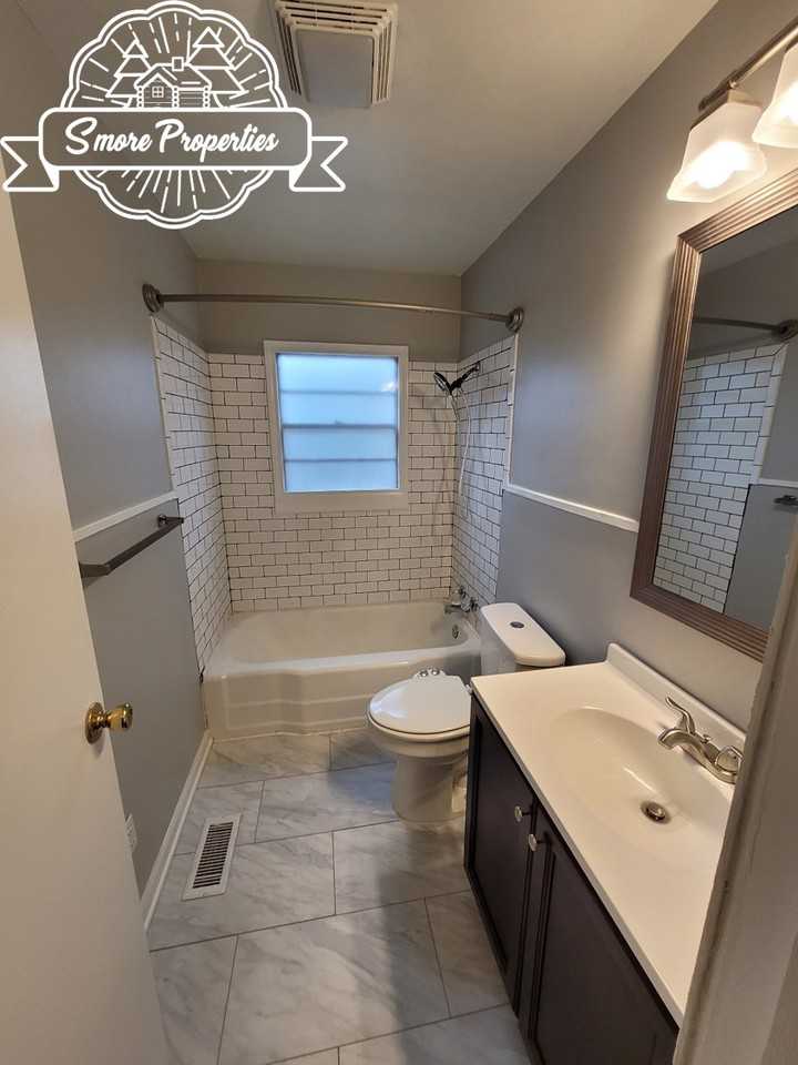 310 Strange St #B - Photo 5 of 10