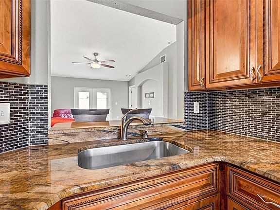 12026 Cedarfield Dr - Photo 4 of 18