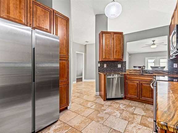 12026 Cedarfield Dr - Photo 7 of 18