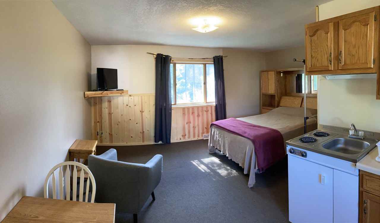 914 4th Ave S #H9 - Photo 2 of 3