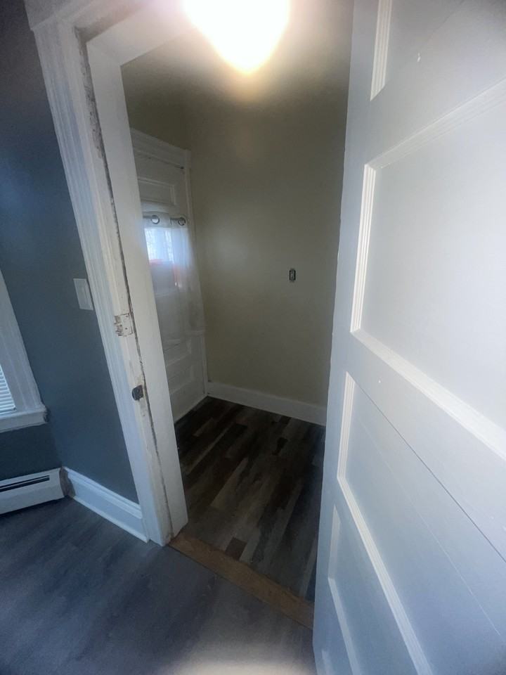 165 Camp St #1stFL - Photo 2 of 24