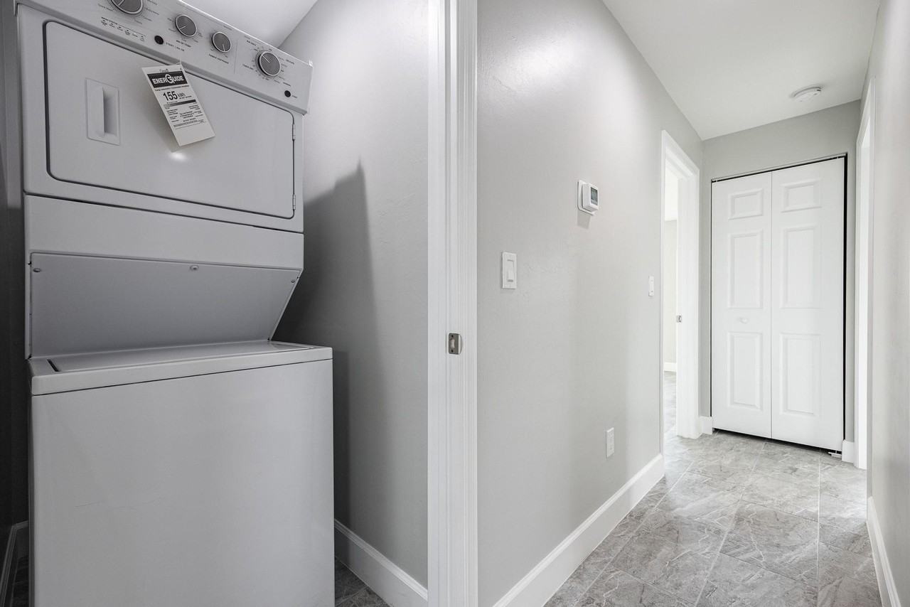 184 Broward Ave #184UNIT1 - Photo 2 of 34