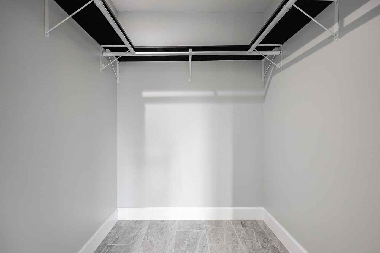 184 Broward Ave #184UNIT1 - Photo 3 of 34