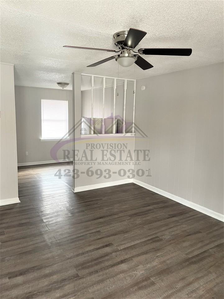 755 20th St Se - Photo 2 of 11