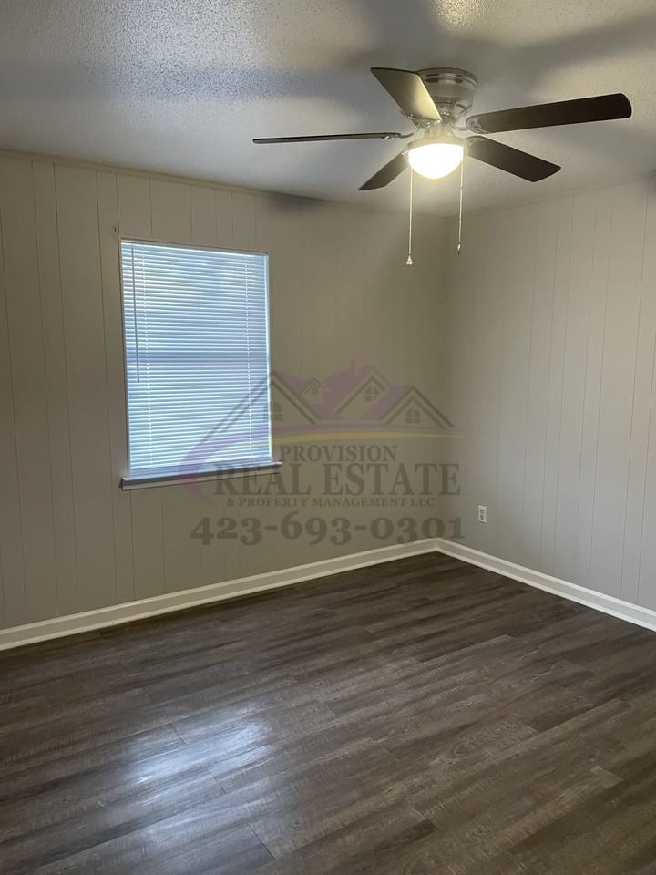 755 20th St Se - Photo 5 of 11