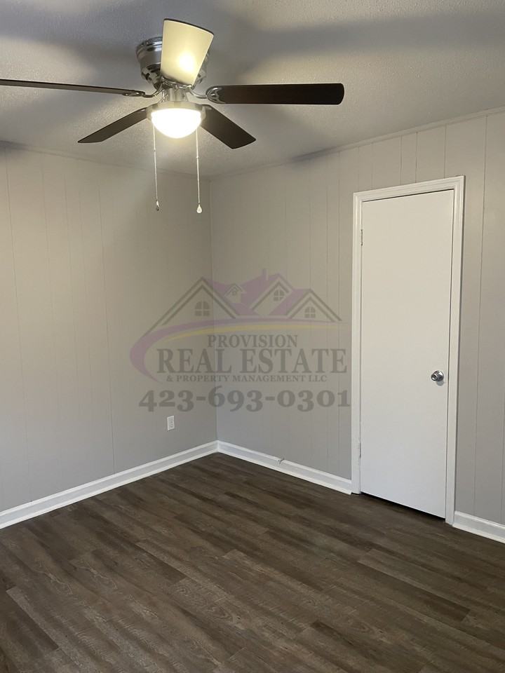 755 20th St Se - Photo 6 of 11