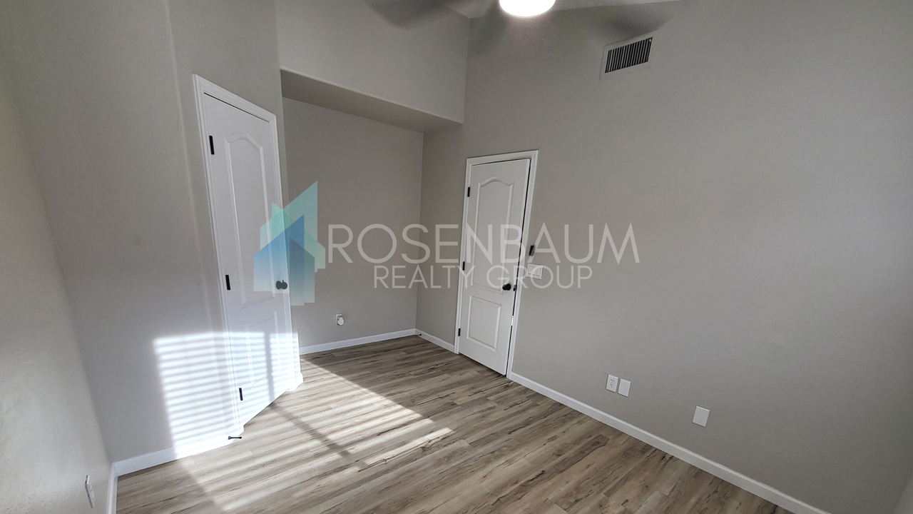 3812 N Lomond Cir - Photo 3 of 36