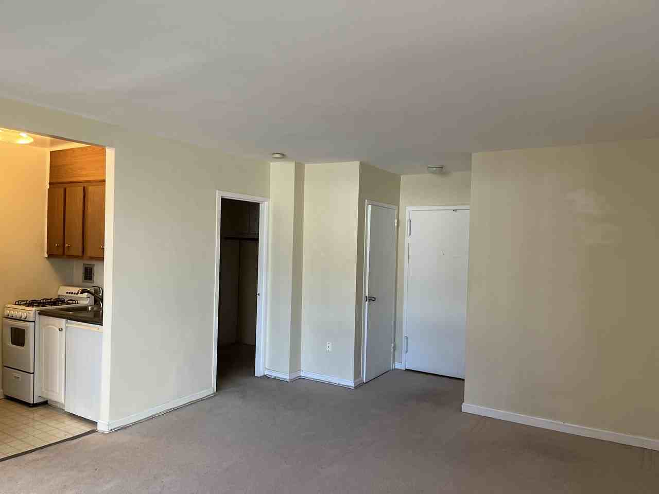 1121 Arlington Blvd #625 - Photo 6 of 11