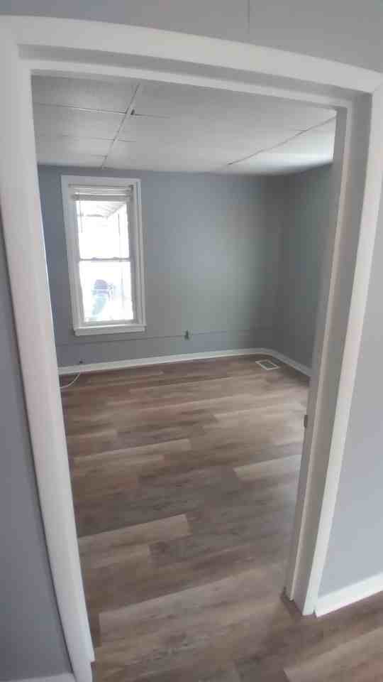 104 Franklin St - Photo 3 of 4