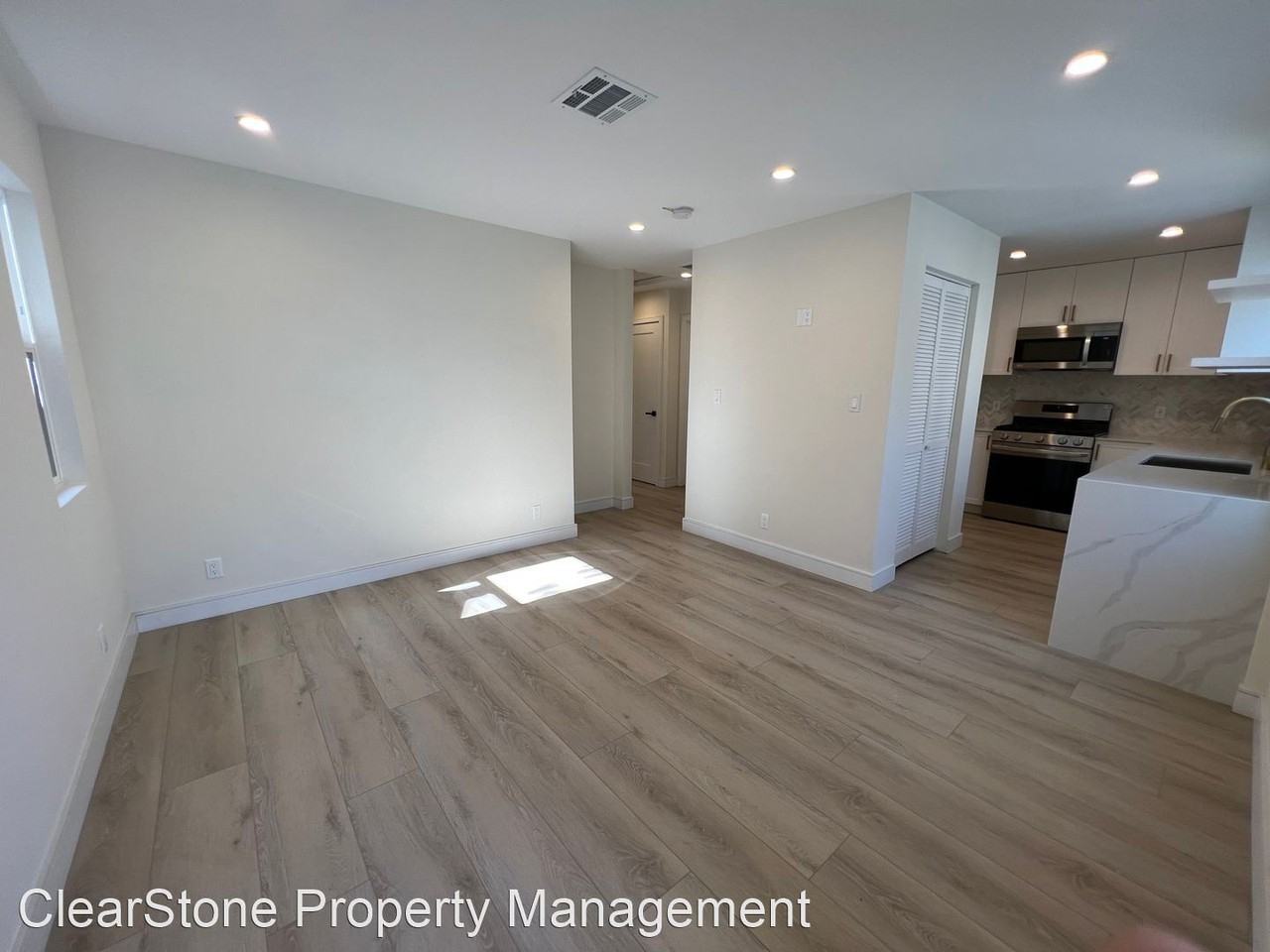 3860 Boyce Ave - Photo 3 of 17
