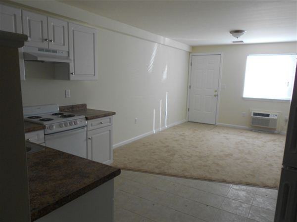 Brushy Hill Plaza Apartments 4 Brushy Plain Rd, Branford, CT 06405