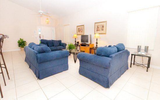 525 Corvina Dr - Photo 3 of 5
