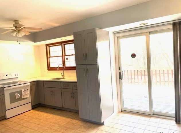 74 Westcliff Dr - Photo 3 of 11