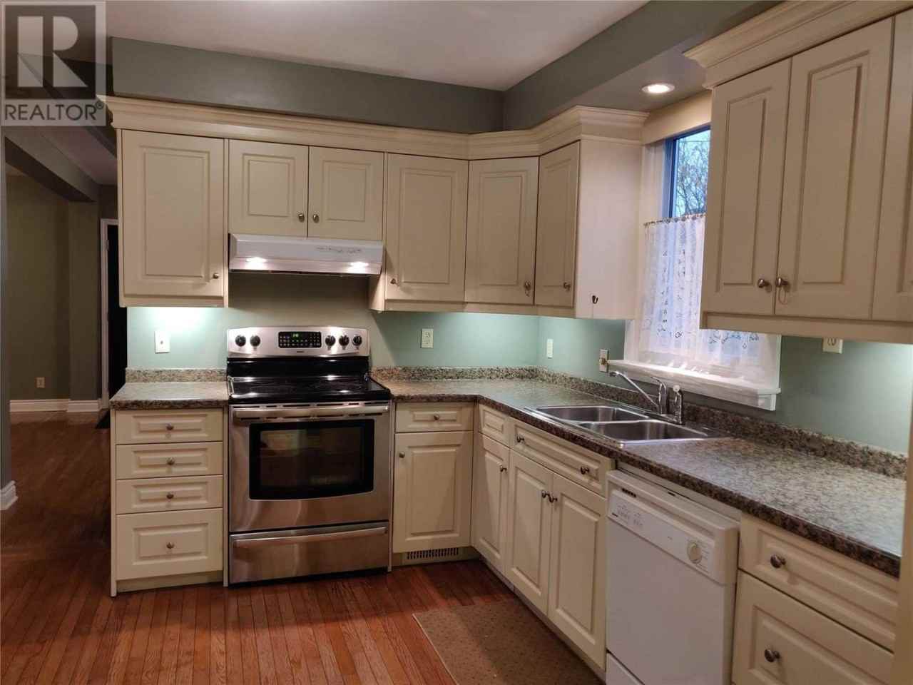 17 Violet Street - Photo 3 of 9