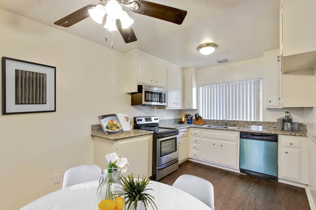 Rustic Villa - Photo 7 of 14