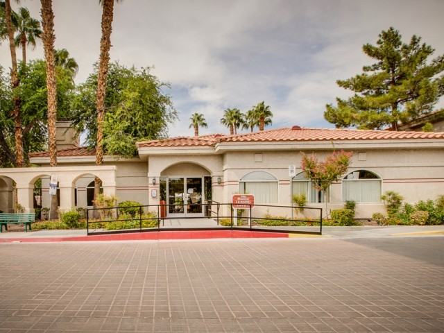 Villa Monterey Apartments - Photo 5 of 32