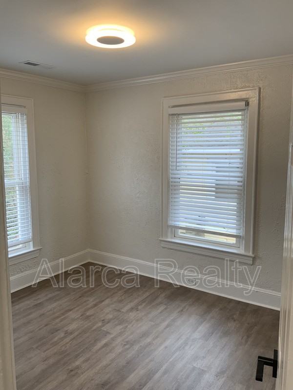 3242 Rogers St - Photo 7 of 15