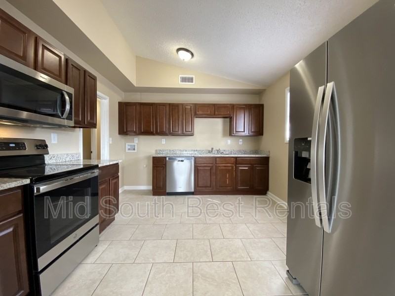 8520 N Rodney Parham Rd - Photo 3 of 8