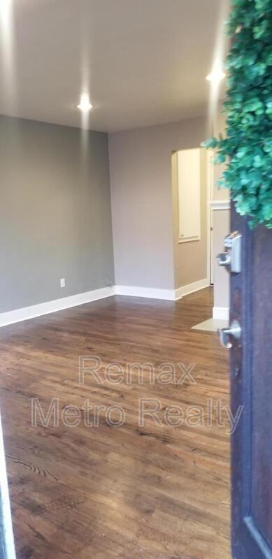 533 11th Ave E #1 - Photo 3 of 14