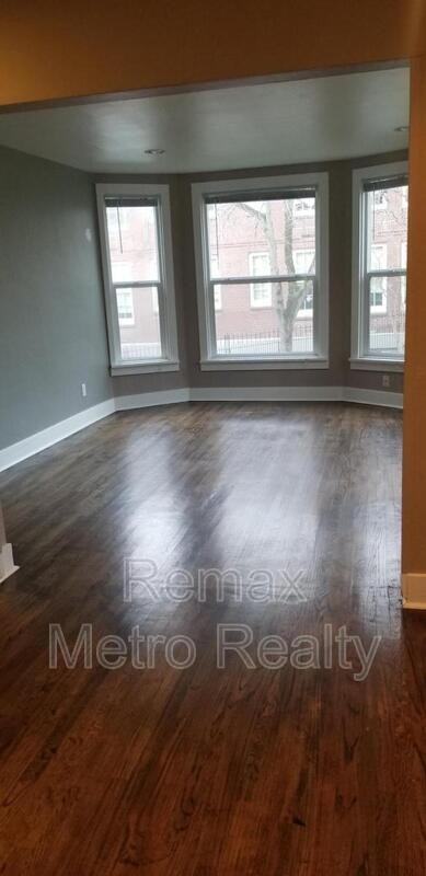 533 11th Ave E #1 - Photo 4 of 14