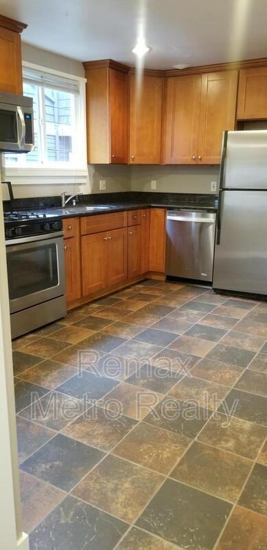 533 11th Ave E #1 - Photo 6 of 14