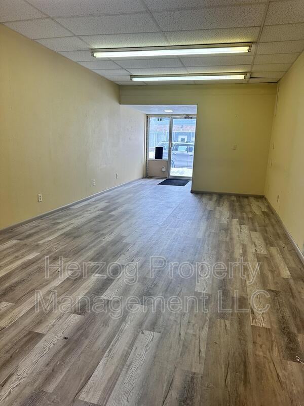 109 N Cascade St - Photo 2 of 5