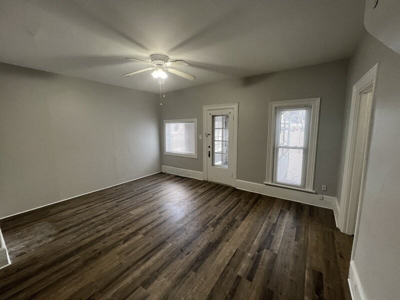 118 N Hudson St #2 - Photo 3 of 11