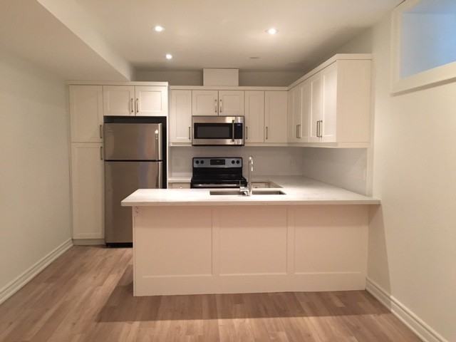 16 Mcmaster Ave - Photo 2 of 11