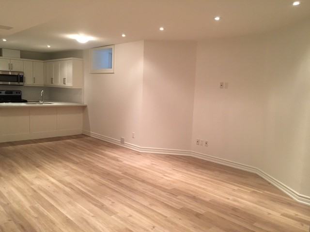 16 Mcmaster Ave - Photo 3 of 11