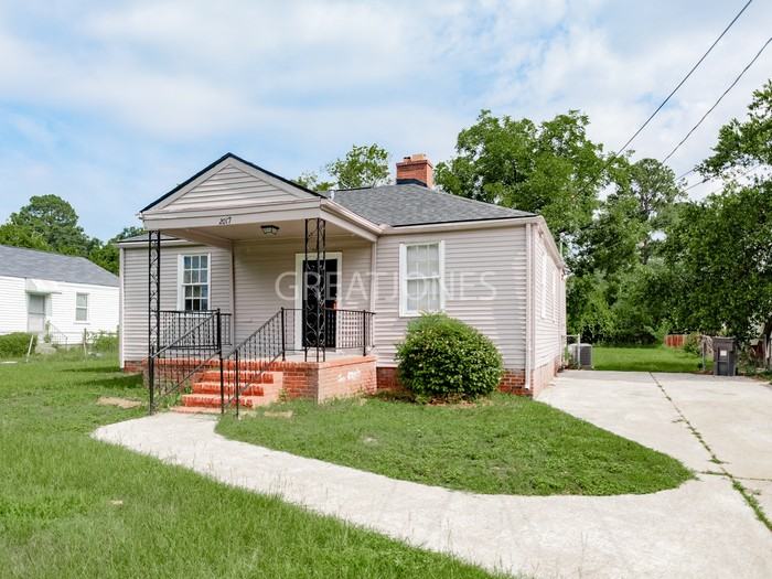 2017 Kennedy Dr - Photo 2 of 20